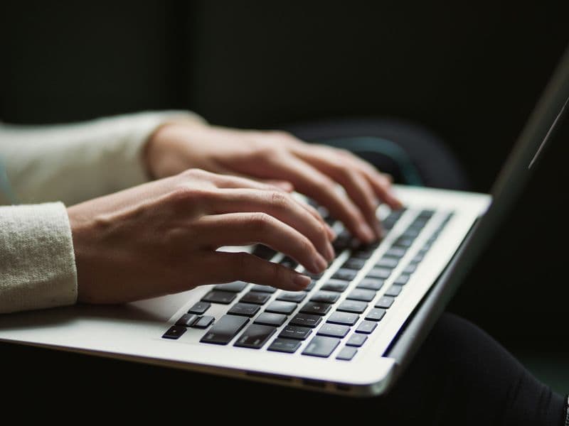 What an AI consultant does (and how it differs from a digital agency)